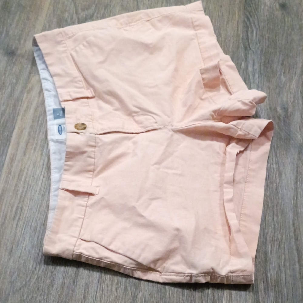 Old Navy Women's Soft Pink Bermudas - Picture 2 of 6